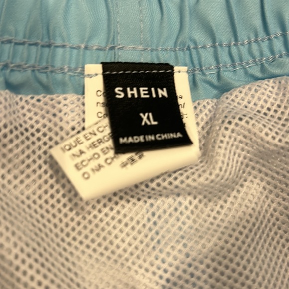 !NEVER WORN! Men’s swim trucks Large - Picture 2 of 7